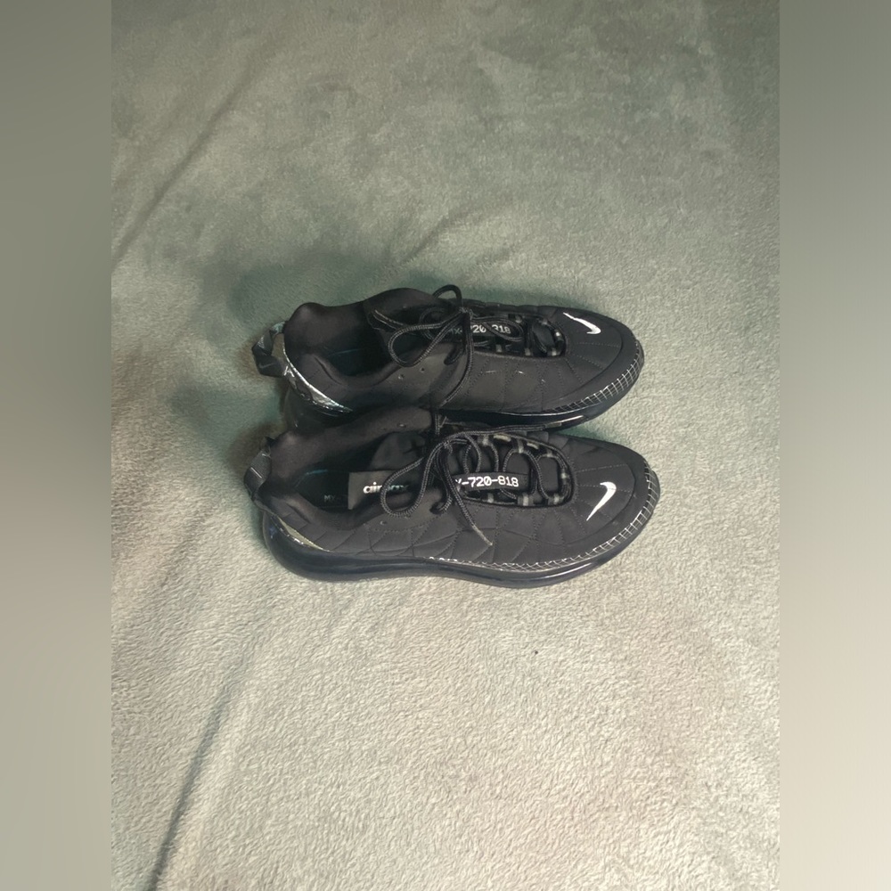 nike “air max 720” shoes